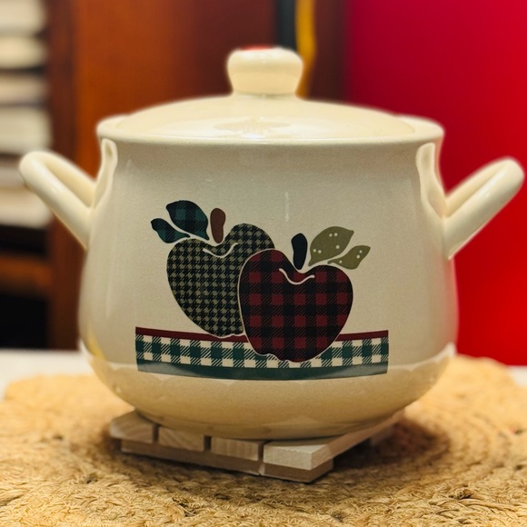 Ingleman Other - Ingleman Farmhouse Stoneware Applejack Gingham Bean Pot with Lid